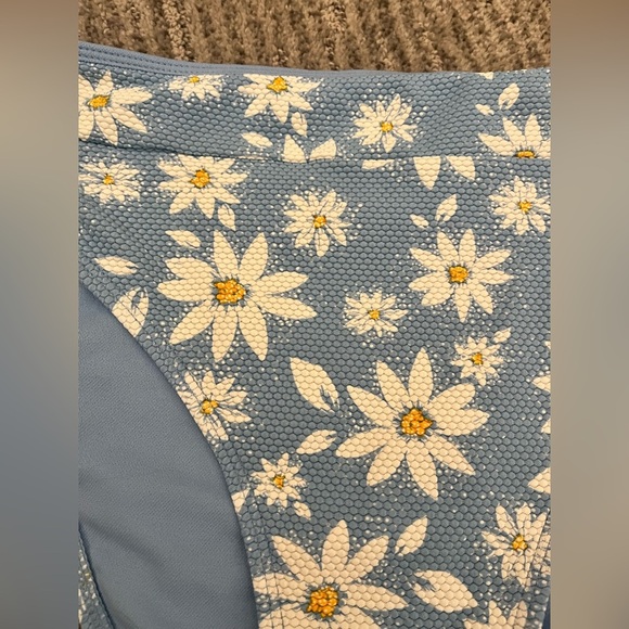 Xhileration women size medium swim bottom floral - Picture 4 of 4